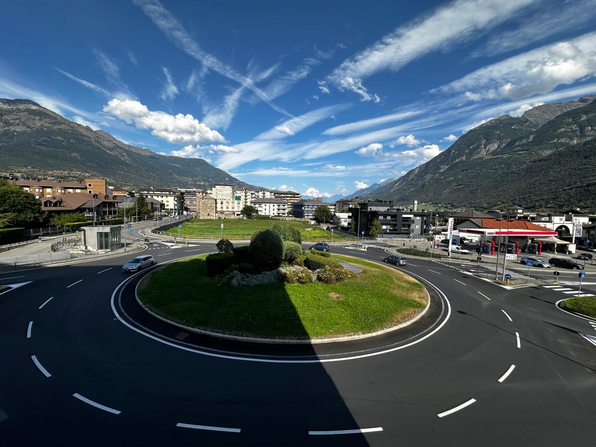Aosta Center Holidays Apartments Экстерьер фото